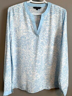 Kenneth Cole Popover Blouse Sky Blue with White abstract Women's Medium